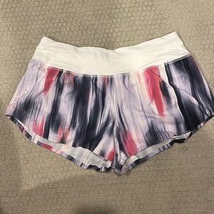 Lululemon laser cut running shorts size 6